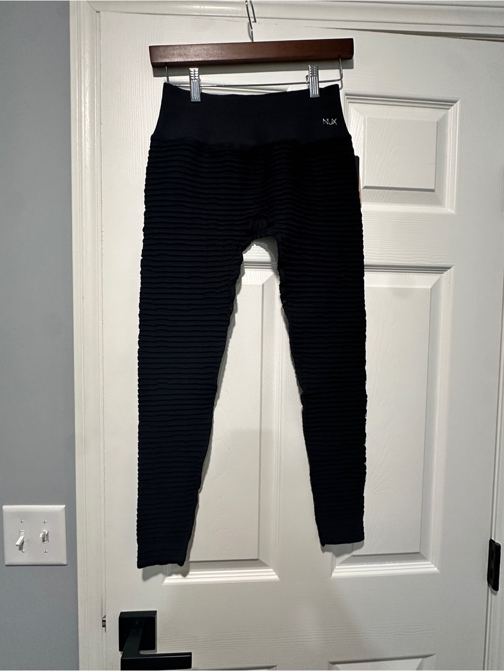 NUX Black Ribbed High-Waist Leggings